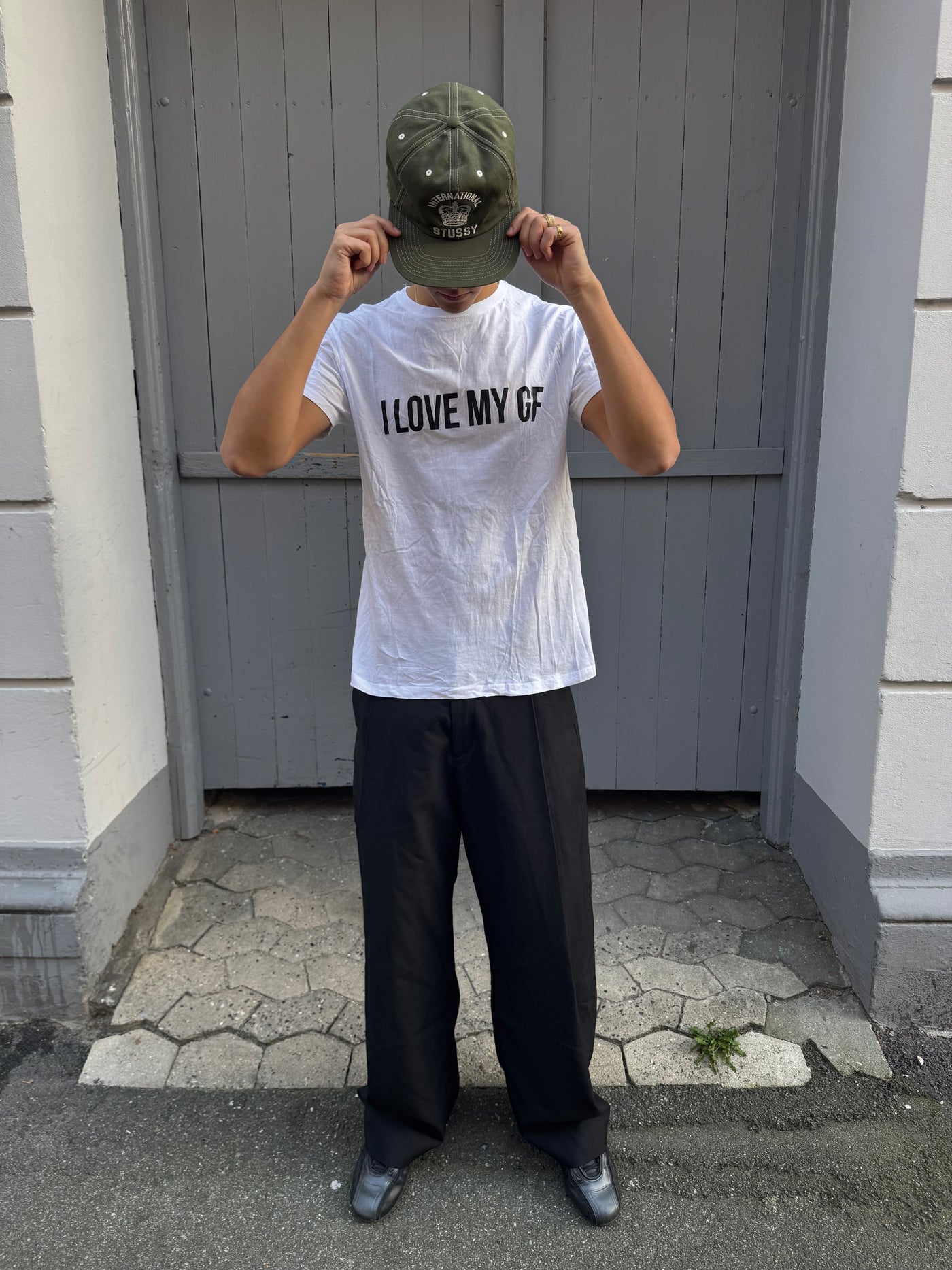 Hvid t-shirt med tryk fra TrykPå