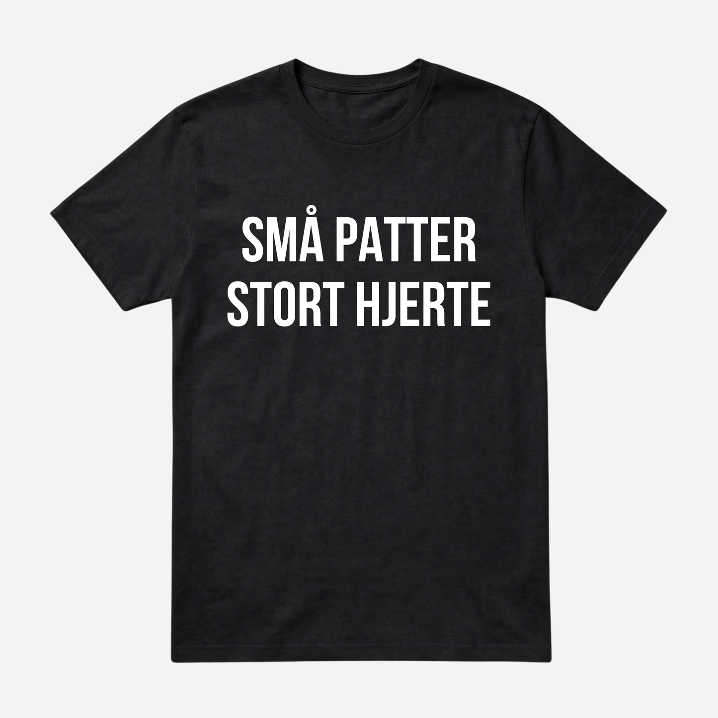 T-SHIRT │SMÅ PATTER, STORT HJERTE
